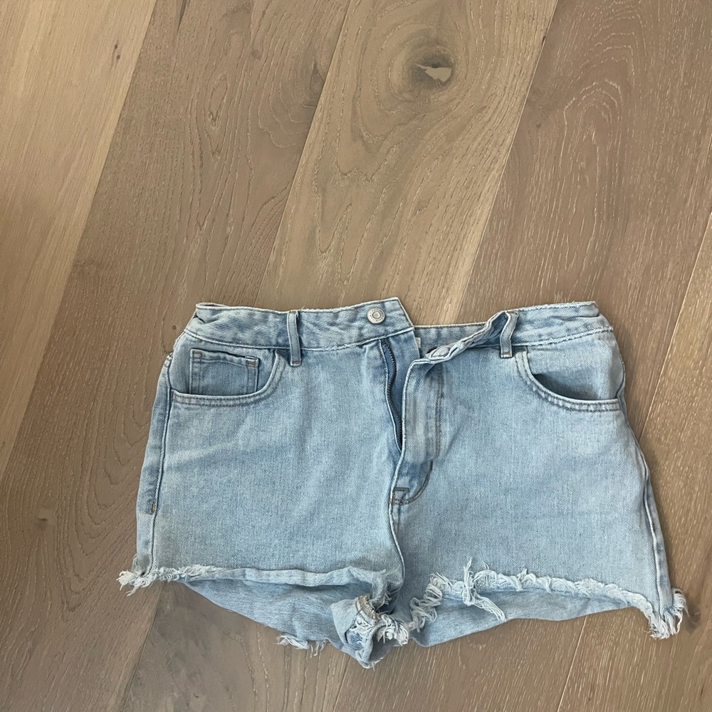 PacSun size 28 jean shorts
